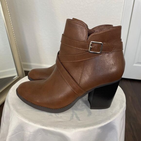 Style & Co NWT Brown Boho Buckle Lace Up Heeled Ankle Boots Model Zetaa US 9 - Picture 3 of 8